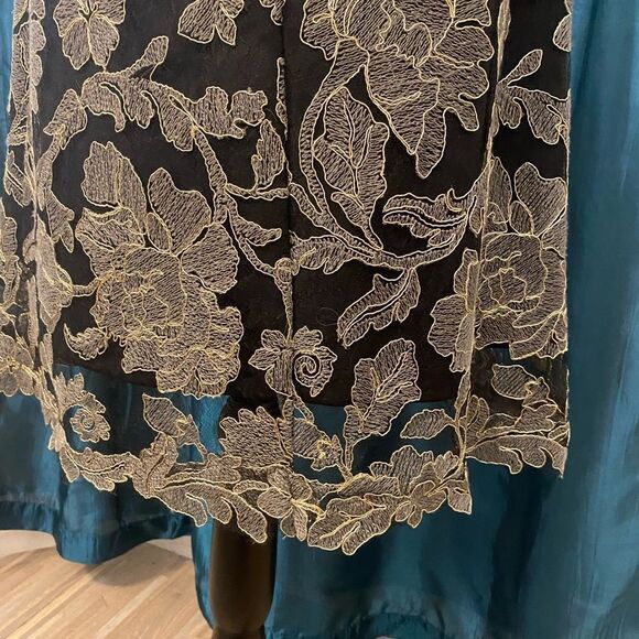 Tadashi Shoji lace dress, size 6 - Picture 4 of 10